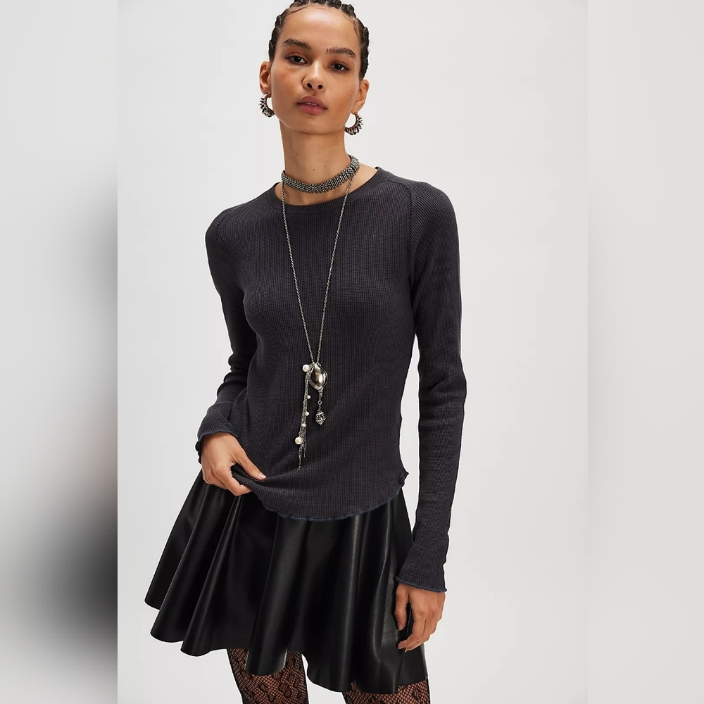 Free People We The Free Easy Does It Tee NWOT In Black - Picture 2 of 4